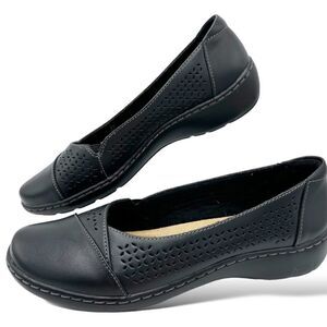 CLARK’S Women's Black Cora Iris Slip-On Flats size  Comfort Ballet Cushioned 9.5